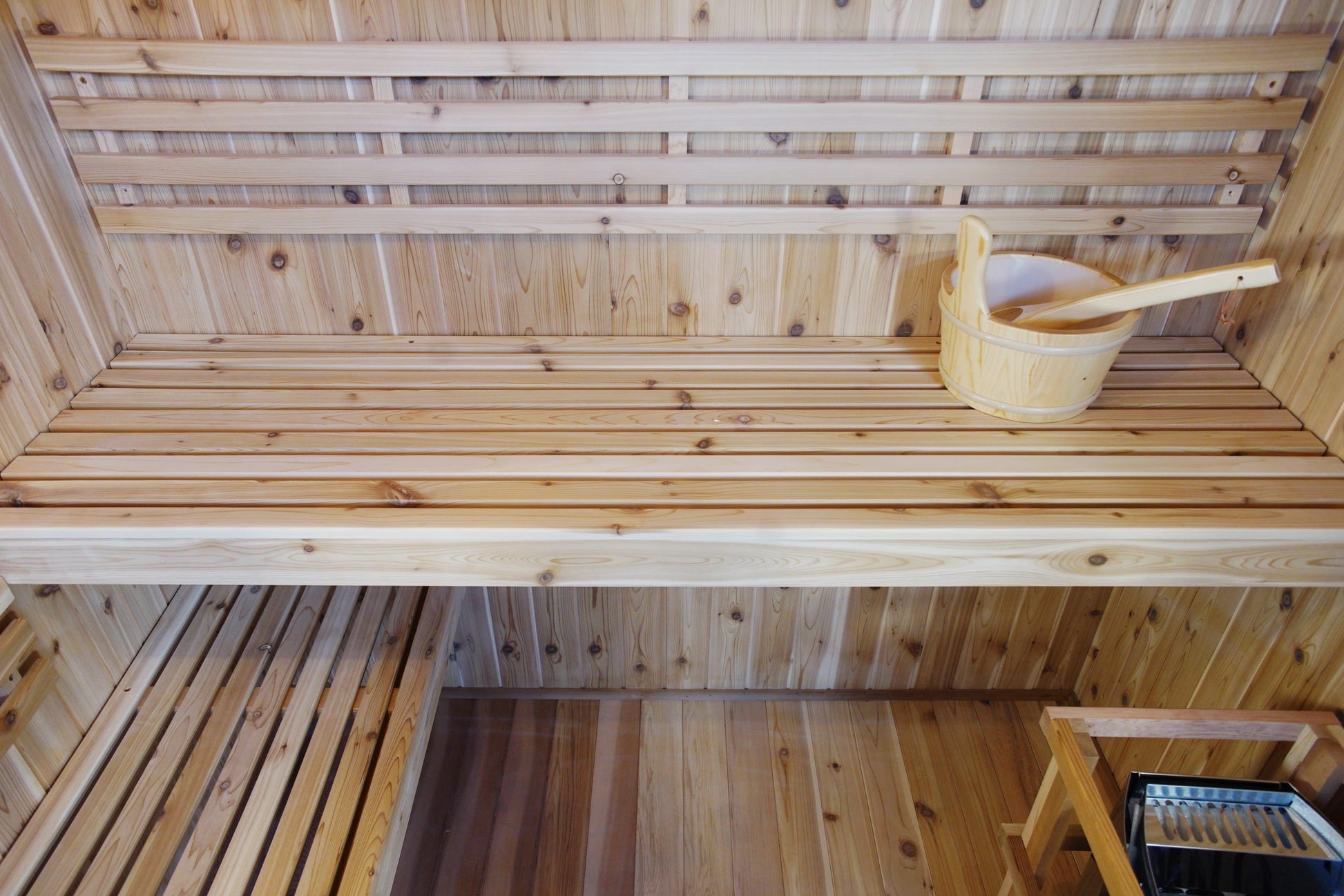 ValiroWood- Hampton 3 Person Indoor Traditional Sauna w/ Double Bench-Sauna-valiro­wood